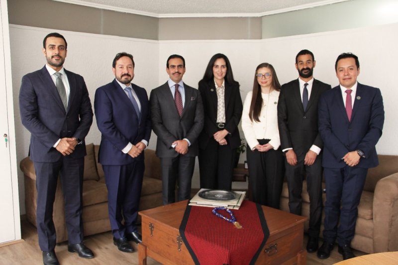سفير مملكة البحرين لدى الولايات المتحدة المكسيكية والمقيم في واشنطن يجتمع مع أعضاء الغرفة العربية المكسيكية للصناعة والتجارة "CAMIC" ومجلس الأعمال المكسيكي للتجارة الخارجية والاستثمار والتكنولوجيا "COMCE"