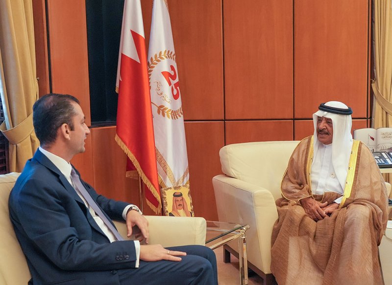 وزير الديوان الملكي يستقبل سفير جمهورية قبرص