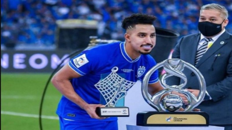 سالم الدوسري يتفوق على سامي الجابر ويدخل تاريخ الهلال السعودي