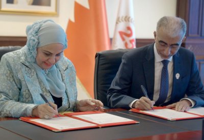 وزارة الأشغال والجامعة الخليجية يوقعان مذكرة تفاهم في مجال التدريب والتطوير