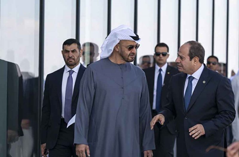 الرئيس الإماراتي والرئيس المصري يشهدان توقيع اتفاقيات تعاون لتطوير مشروع رأس الحكمة في القاهرة