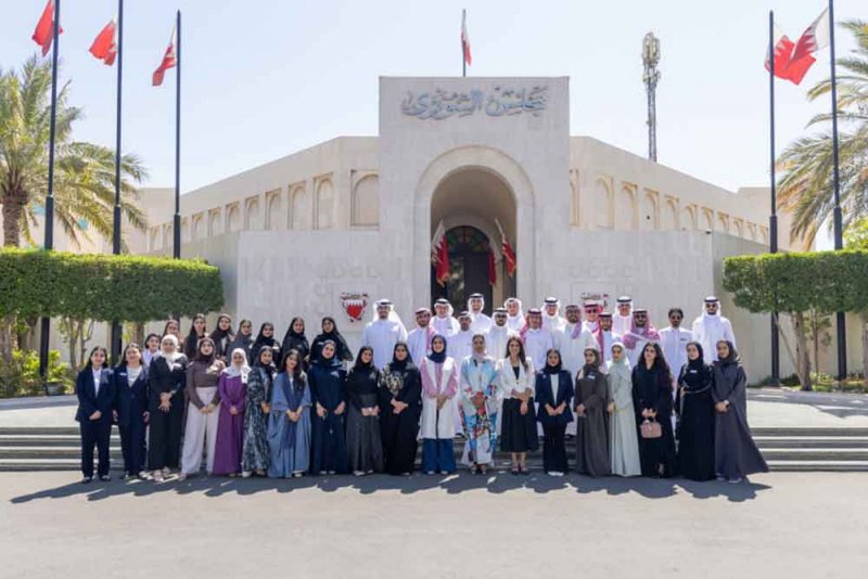 الفاضل: الشباب البحريني رهان المملكة الناجح لمستقبل حضاري يزخر بالعمل والمثابرة والانجاز