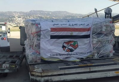 مصر ترسل مساعدات للبنان.. وتجلي مواطنيها الراغبين بالعودة