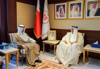وزير الخارجية يستقبل سفير دولة الكويت لدى مملكة البحرين