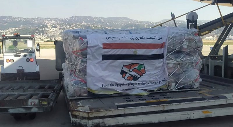 مصر ترسل مساعدات للبنان.. وتجلي مواطنيها الراغبين بالعودة