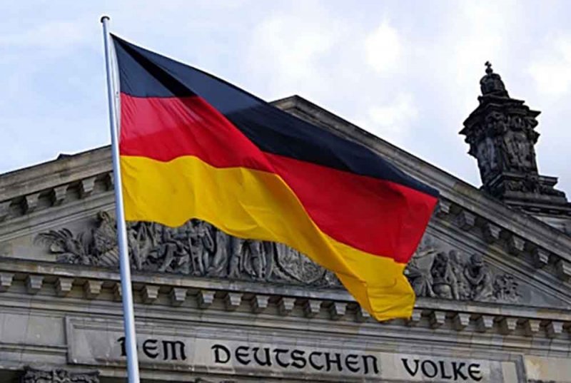 الحكومة الألمانية تتوقع انكماش الاقتصاد 0.2% هذا العام