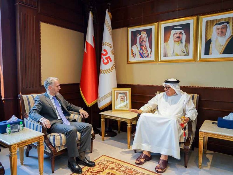 وزير الخارجية يستقبل سفير المملكة المتحدة لدى مملكة البحرين