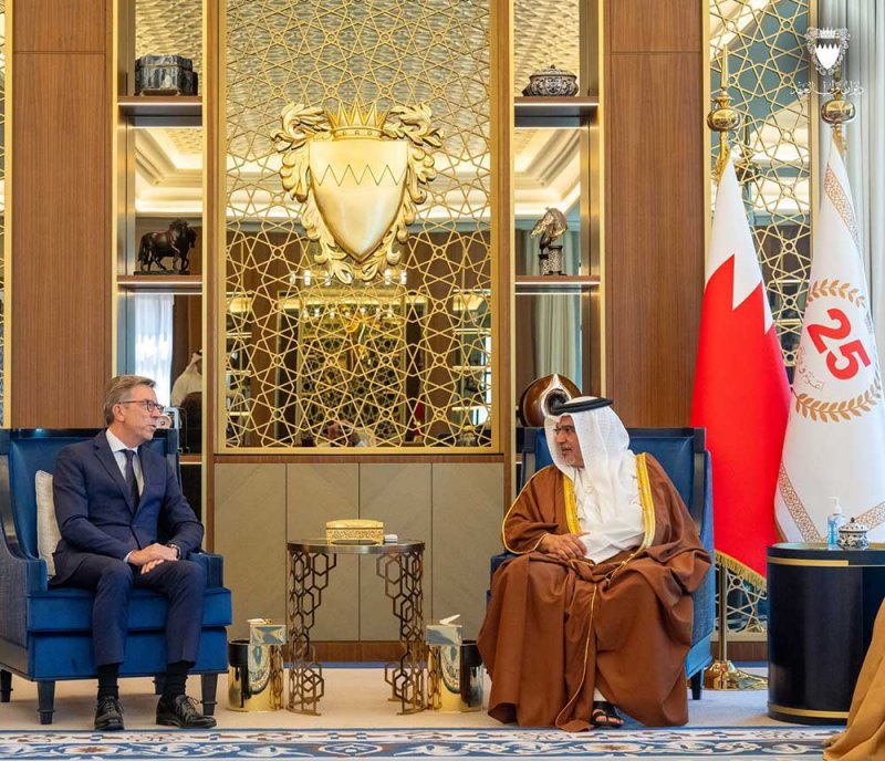 سمو ولي العهد رئيس مجلس الوزراء: العلاقات بين البحرين وفرنسا تشهد تطوراً على كافة الأصعدة