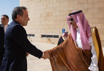 وزير الخارجية السعودي يستقبل نظيره الإيراني في الرياض
