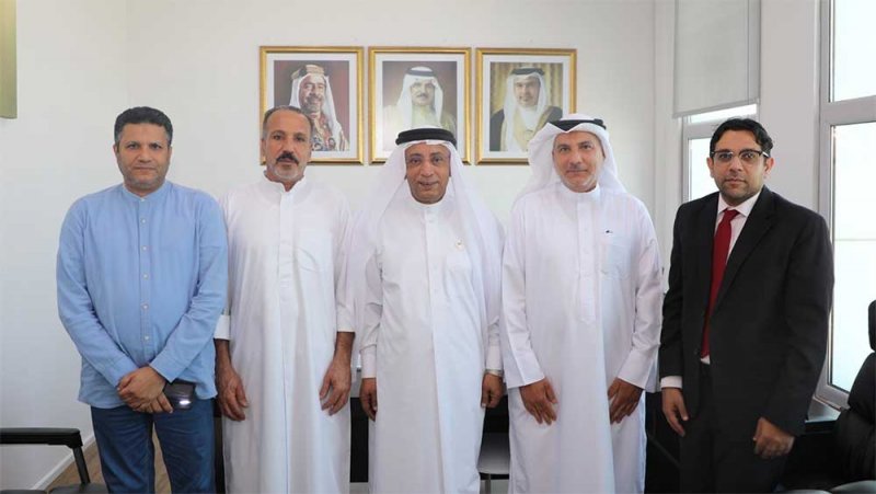مدير عام الثروة البحرية بالمجلس الأعلى للبيئة يستقبل رئيس جمعية سترة للصيادين