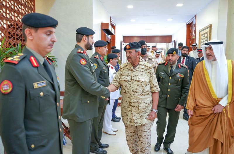 القائد العام يستقبل النائب الأول لرئيس مجلس الوزراء ووزير الدفاع ووزير الداخلية بدولة الكويت
