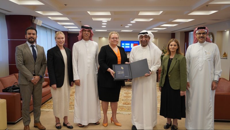 رئيس "الغرفة" يستقبل سفيرة فنلندا ويؤكد: فرص استثمارية واعدة في التعليم والتكنولوجيا والطاقة