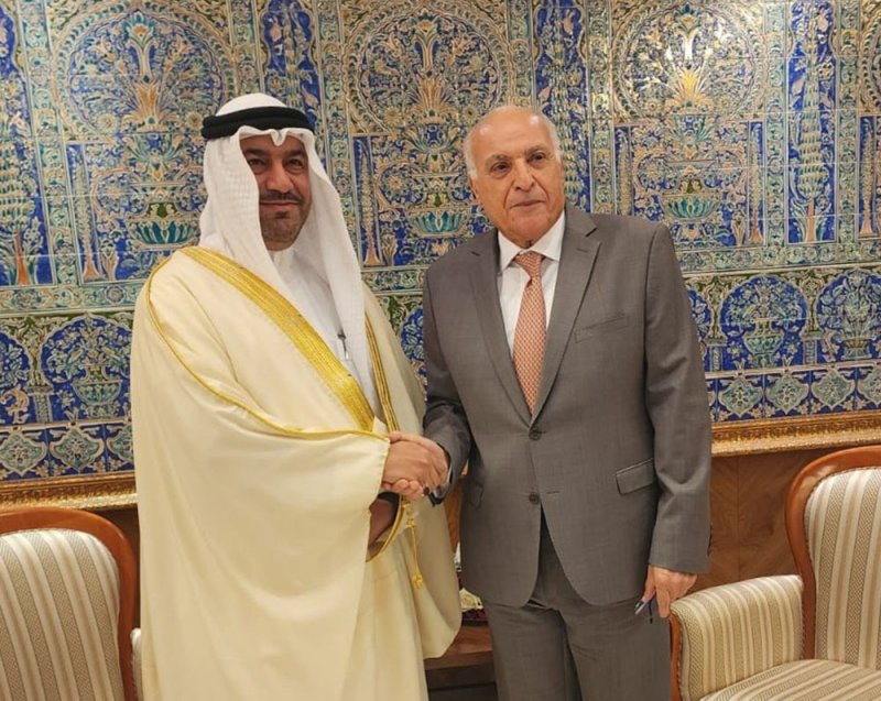 وزير الشؤون الخارجية والجالية الوطنية بالخارج بالجزائر يستقبل سفير البحرين في الجزائر