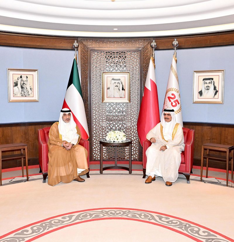 وزير الداخلية يشيد بالتعاون الوثيق في مختلف مجالات العمل الأمني وبما حققته اللجنة الأمنية المشتركة
