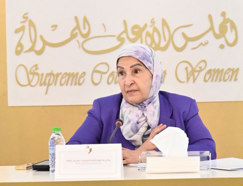 نائبة رئيسة "الأعلى للمرأة" تعقد جلسة حوارية مع أعضاء المكتب التنفيذي للجنة الشباب بالمجلس
