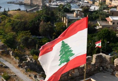 مستثمرون يجازفون بشراء سندات لبنان الرخيصة وسط الحرب