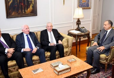 وزير خارجية مصر يؤكد موقف بلاده "الداعم للسلطة الفلسطينية"