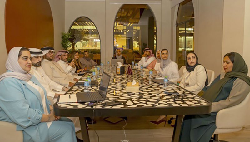 فريق العمل التابع للجنة تمكين الشباب في القطاعين العام والخاص يعقد اجتماعه الأول