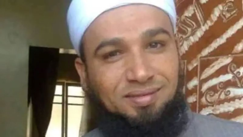 إمام يلفظ أنفاسه لحظة الأذان.. وآخر كلماته "الحياة قصيرة"