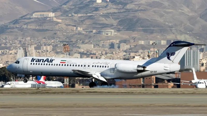 إيران تحظر البيجر واللاسلكي على طائراتها