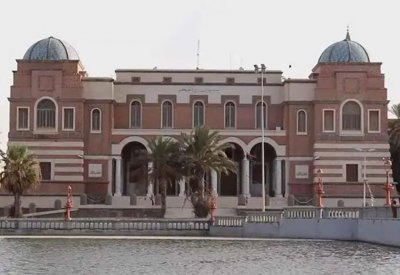 خلافات قادة ليبيا حول ضريبة الدولار تضع المصرف المركزي في مأزق