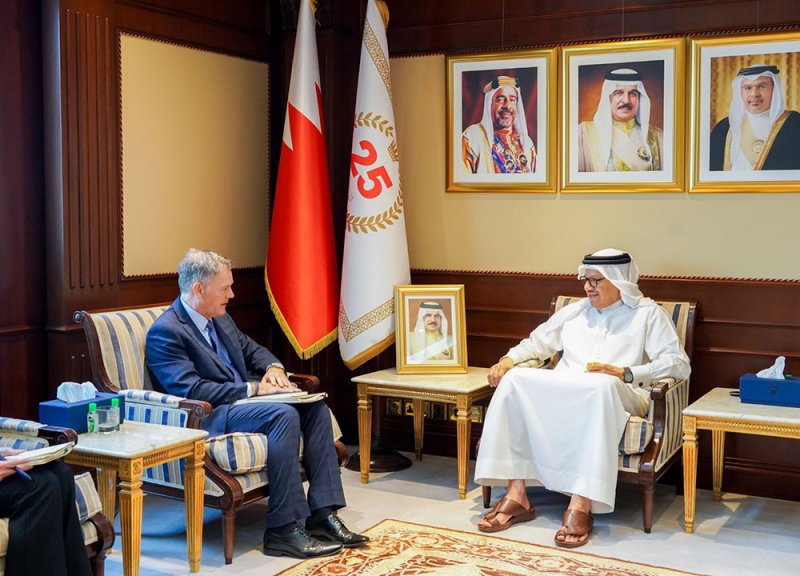 وزير الخارجية يستقبل المدير التنفيذي للمعهد الدولي للدراسات الاستراتيجية في الشرق الأوسط
