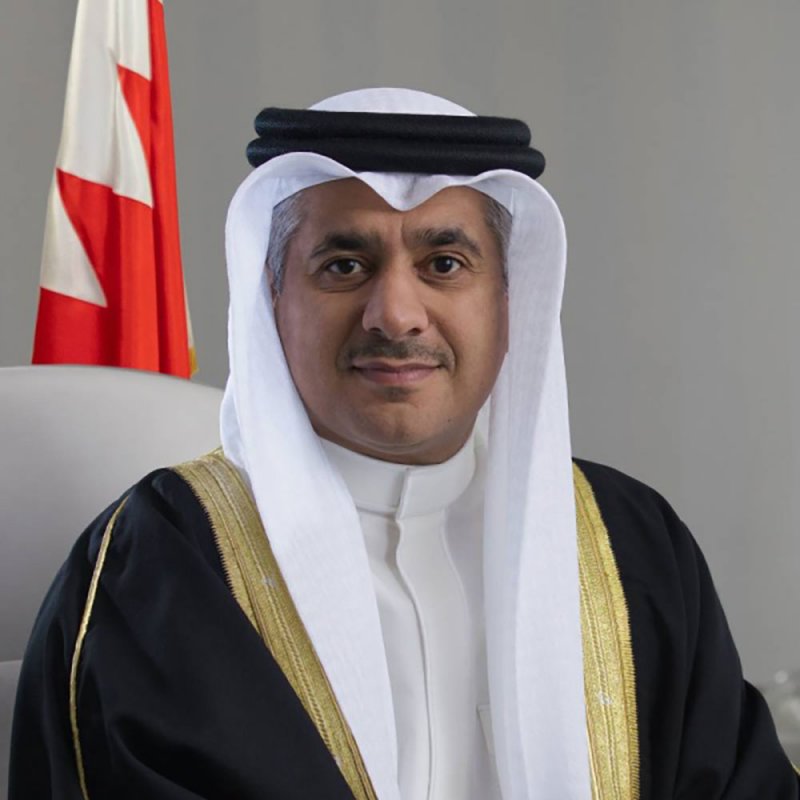 رئيس هيئة الكهرباء والماء يشيد بدور المهندسين البحرينيين في تعزيز التنمية المستدامة