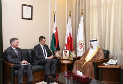 وزير "الدفاع" يستقبل الرئيس التنفيذي للمعهد الدولي للدراسات الاستراتيجية