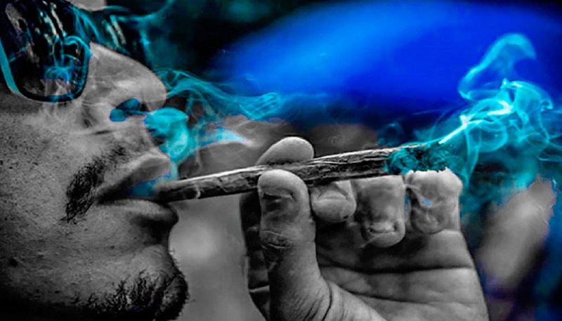 الحبس سنة وغرامة 1000 دينار  لبائع عشبة التدخين