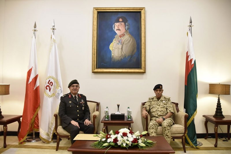 رئيس هيئة الأركان يستقبل رئيس الوفد التركي في اللجنة العسكرية البحرينية التركية المشتركة