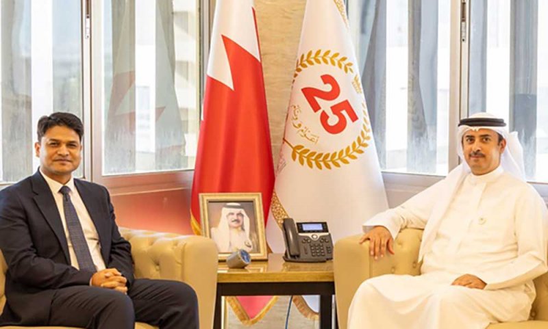وزير "العدل" يستقبل القائم بأعمال سفارة جمهورية بنغلاديش الشعبية لدى مملكة البحرين