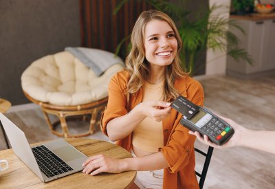 ابتكار شريحة جديدة لجعل بطاقات الدفع الإلكتروني أقل تلويثا للبيئة