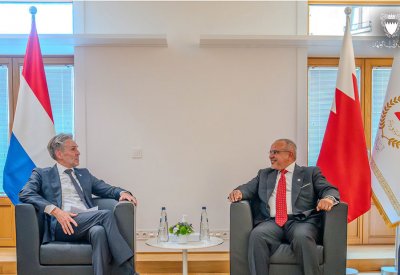 ولي العهد رئيس مجلس الوزراء يلتقي رئيس وزراء مملكة هولندا