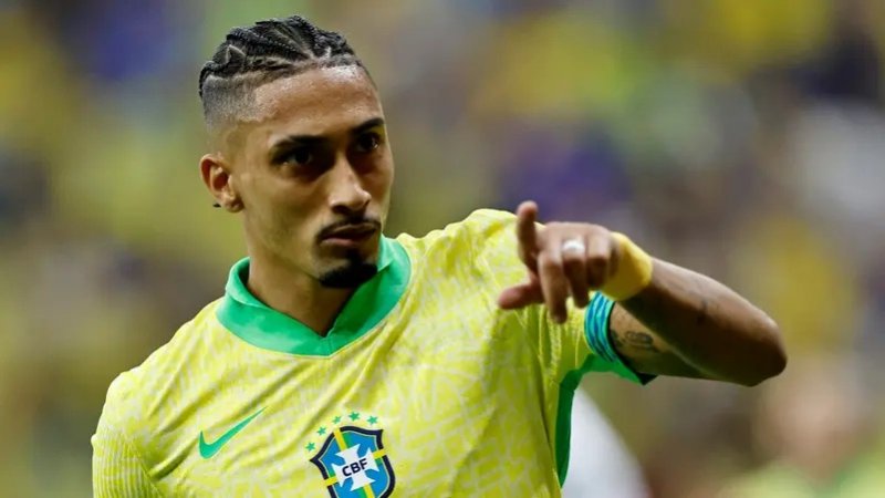 بعد إصابة يامال.. برشلونة "سعيد" بتألق رافينيا مع البرازيل
