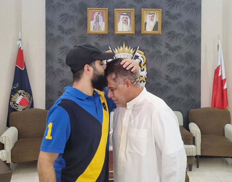 والد أحد الموقوفين في اليمن يشكر القيادة على جهود الإفراج وعودتهم سالمين