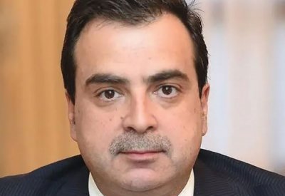 المصرفي والمستشار الاقتصادي أحمد عتيقة يناقش "العرب والنفط" في مركز الشيخ إبراهيم