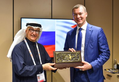 عسكر يجتمع مع وزير الرياضة الروسي على هامش المنتدى الرياضي في "أوفا"