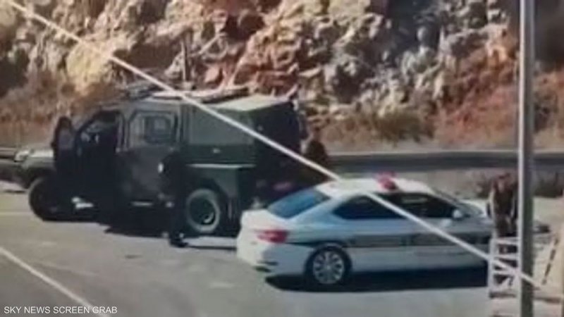 بالفيديو: فلسطيني يصدم مركبة للشرطة الإسرائيلية
