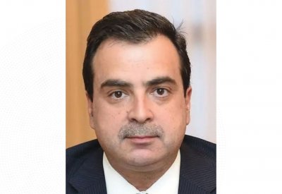 المصرفي والمستشار الاقتصادي أحمد عتيقة يناقش "العرب والنفط" في مركز الشيخ إبراهيم