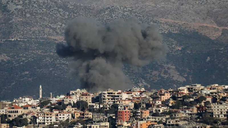 14 غارة إسرائيلية متتالية جنوب لبنان.. وحزب الله يستهدف جنوداً