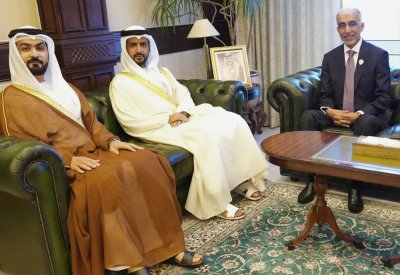 وزير الأشغال يستقبل سفير دولة الإمارات لدى مملكة البحرين