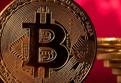 بدعم من توقعات فوز ترامب.. البتكوين تغازل الـ 70 ألف دولار