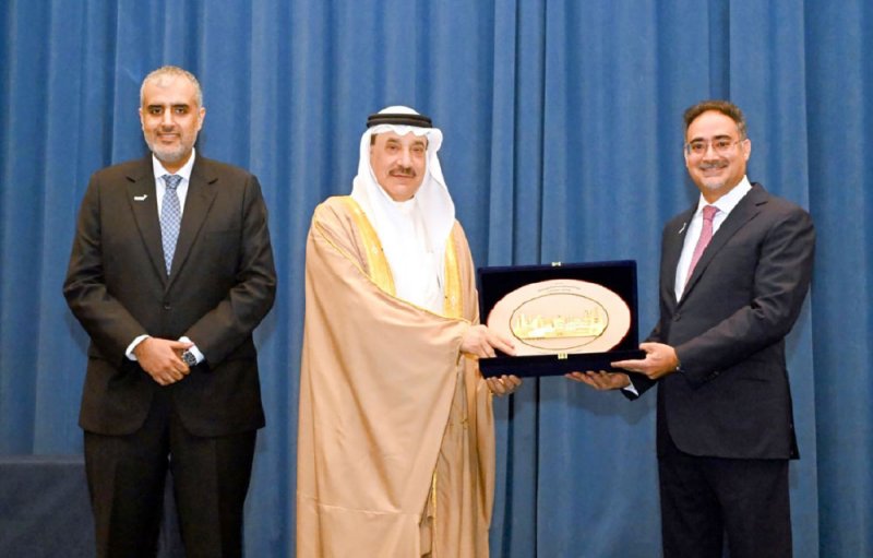 وزير العمل يشيد بجهود “نسيج” في توظيف الكفاءات الوطنية