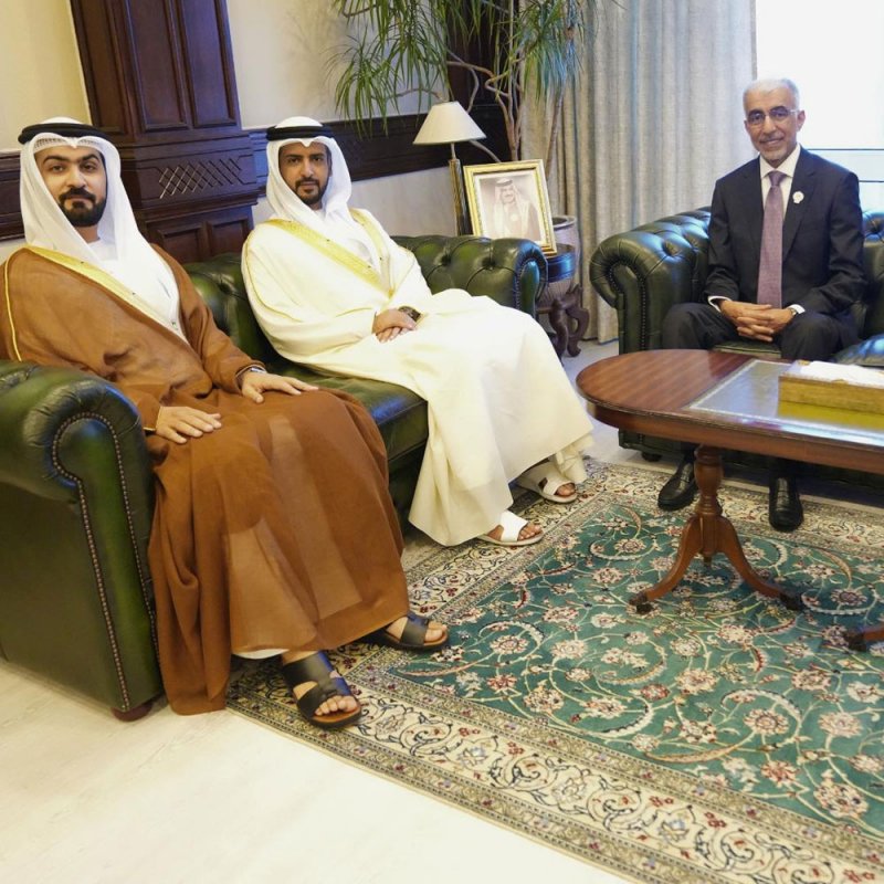 وزير الأشغال يستقبل سفير دولة الإمارات لدى مملكة البحرين