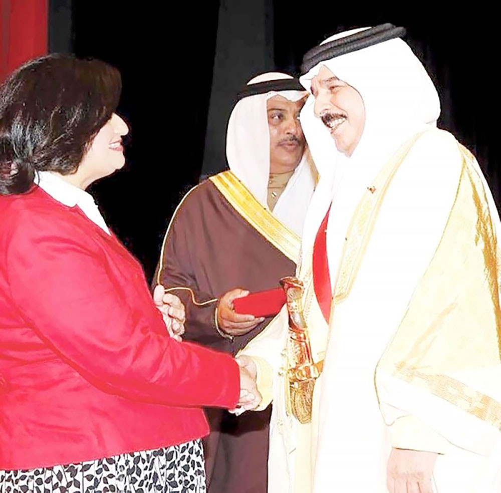 لقطة تذكارية مع جلالة الملك المعظم