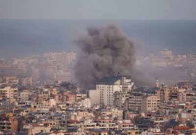 غارات على جنوب لبنان.. وإسرائيل تعلن استهداف قاعدة بحرية لحزب الله في بيروت