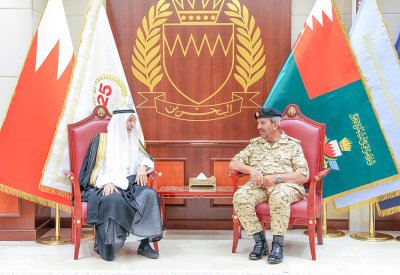 القائد العام لقوة دفاع البحرين يستقبل أبناء عبدالجبار الكوهجي