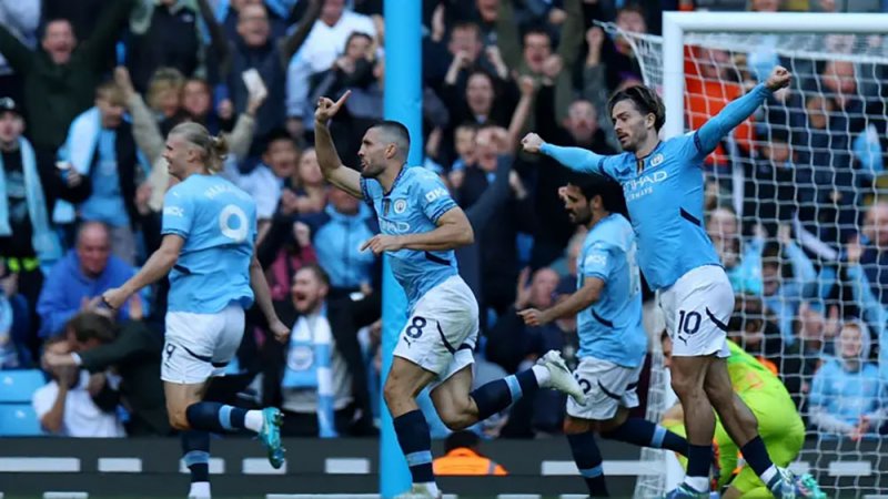أسطورة ليفربول: مانشستر سيتي الأوفر حظاً للفوز بالدوري