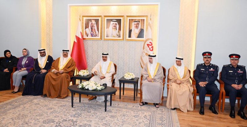 معالي وزير الداخلية يؤكد  أهمية الالتزام والتلاحم الوطني في هذه الظروف الدقيقة التي تمر بها المنطقة