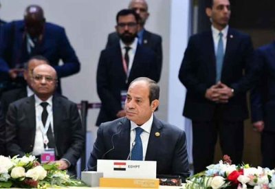 الرئيس المصري يلتقي نظيره الإيراني ويؤكد أهمية تفادي التصعيد